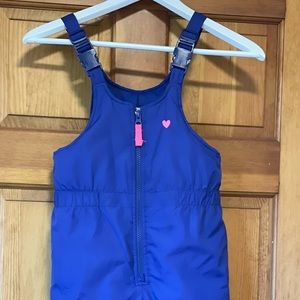 OshKosh B’gosh girls M 5-6 blue bibbed snow pant. Excellent condition.